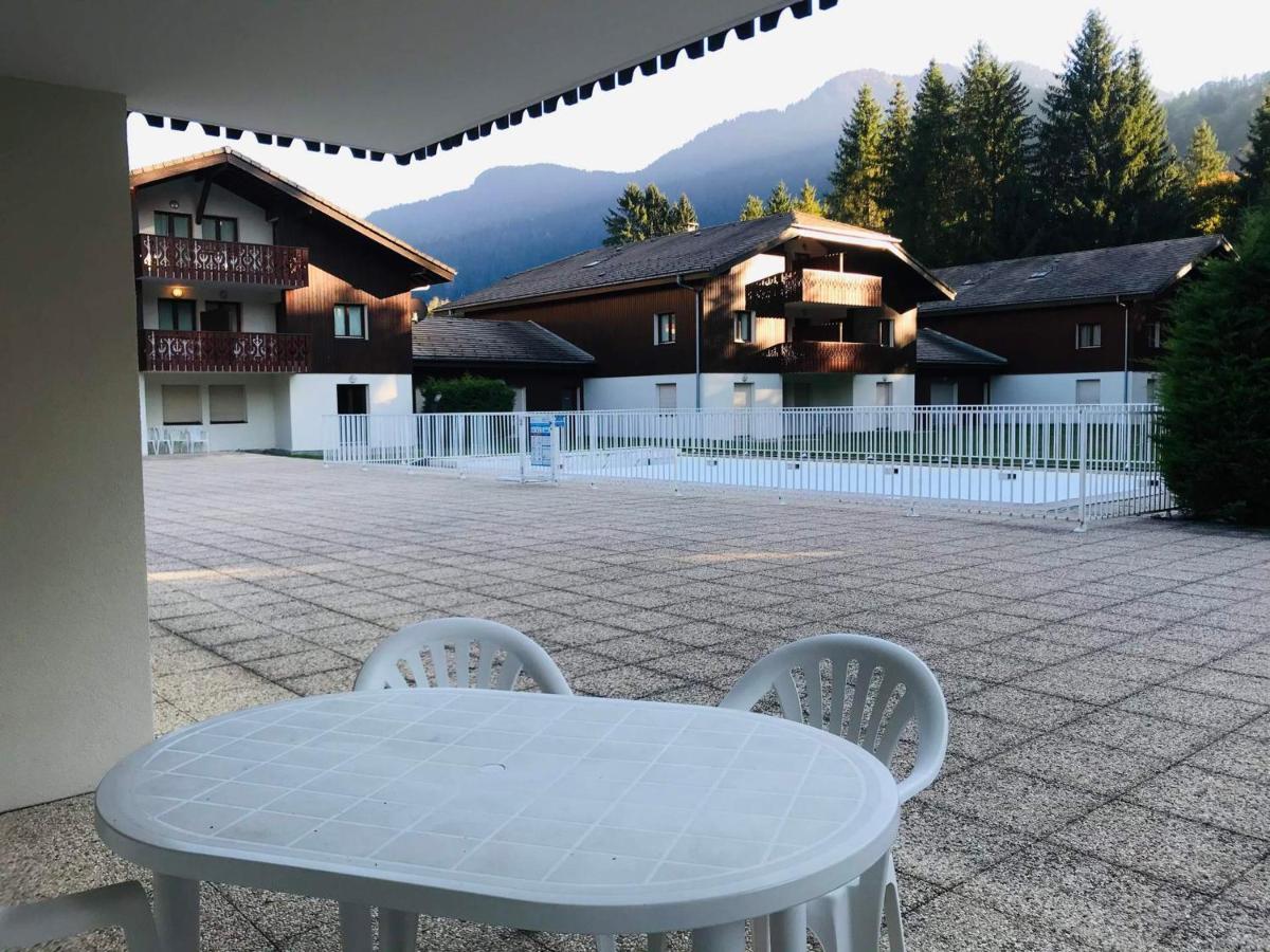 Appartement Confortable Avec Piscines, Terrasse Et Parking A Samoens - Fr-1-629-100 Buitenkant foto