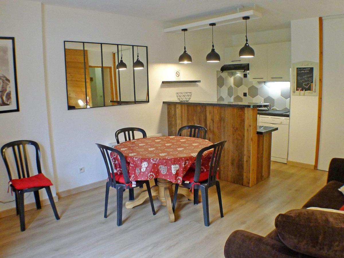 Appartement Confortable Avec Piscines, Terrasse Et Parking A Samoens - Fr-1-629-100 Buitenkant foto